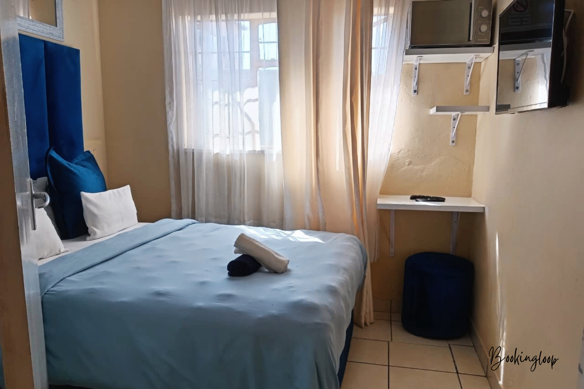 Blue Valley Room 5